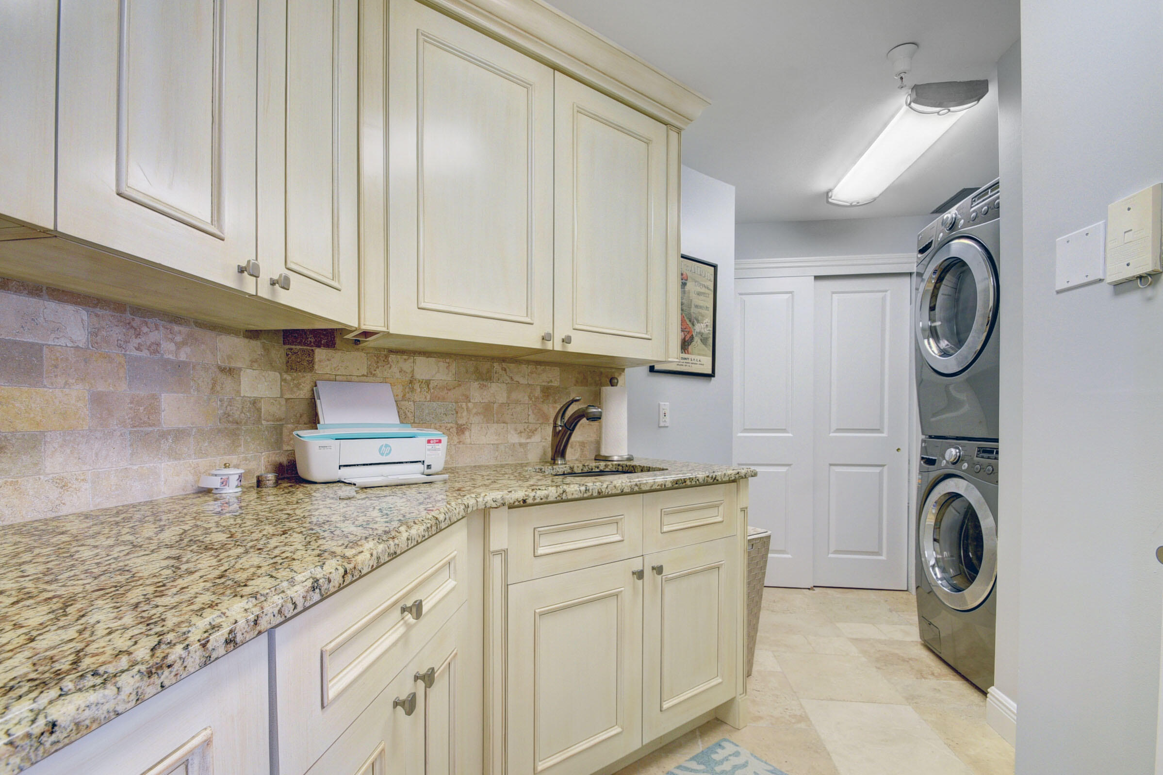 Via Delfino - Residential