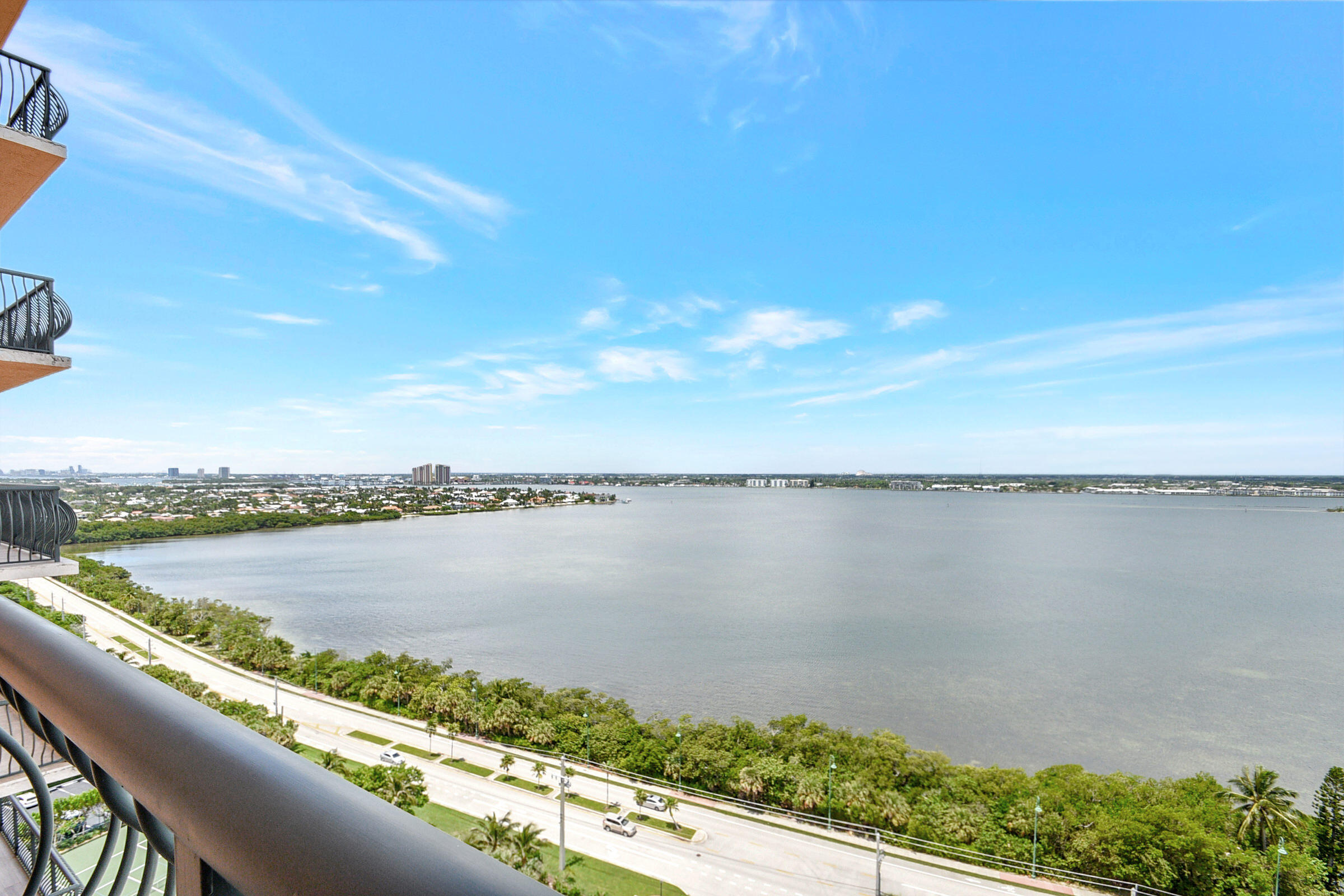 Via Delfino - Residential