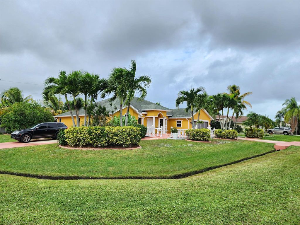 Photo of 2853 SE Melaleuca Boulevard, Port Saint Lucie, FL 34952 (MLS # R10937455)