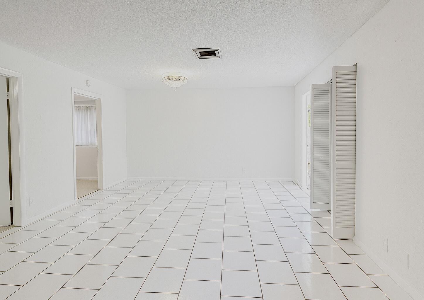 LANDS OF THE PRESIDENT CONDO 6 - Residential