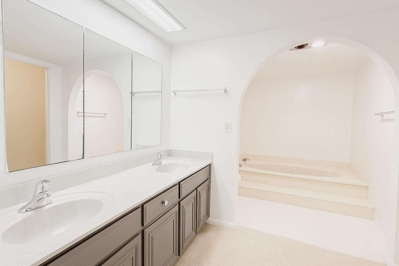 LANDS OF THE PRESIDENT CONDO 6 - Residential