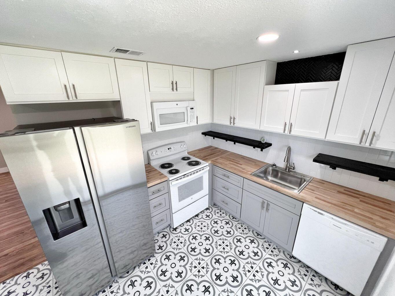 PORT ST LUCIE SECTION 25 - Residential Lease