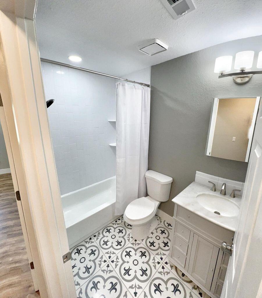 PORT ST LUCIE SECTION 25 - Residential Lease