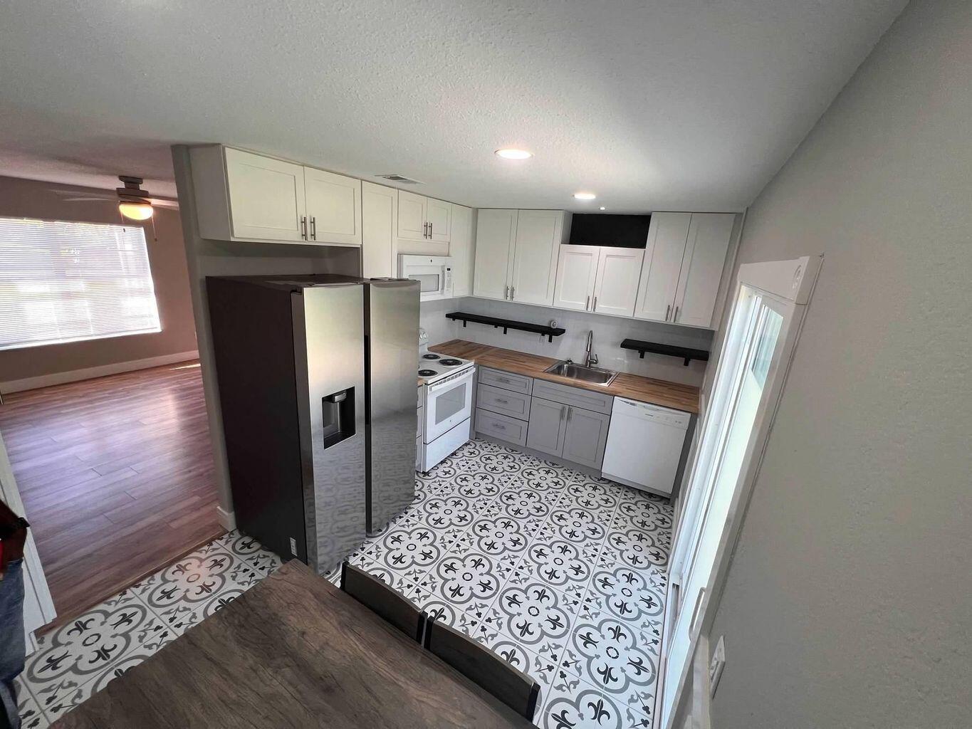 PORT ST LUCIE SECTION 25 - Residential Lease