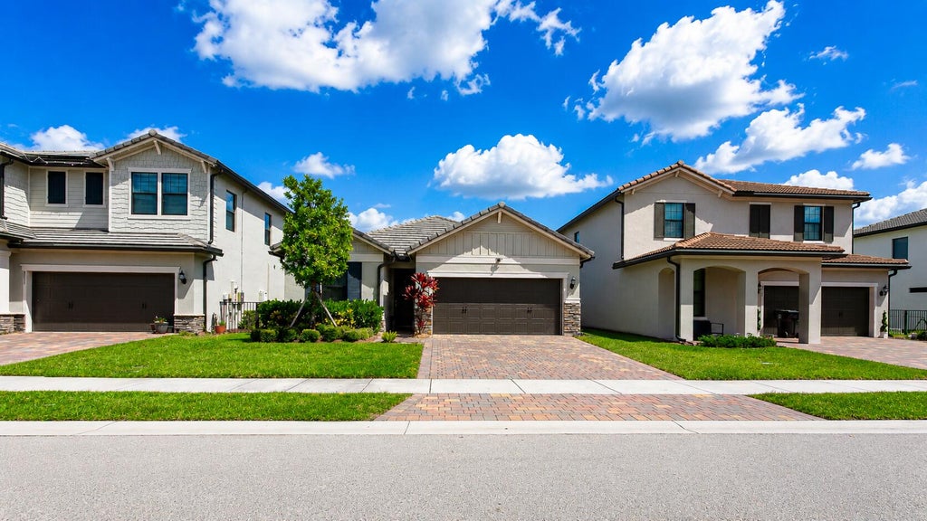 Photo of 8231 TAILSHOT Court, Lake Worth, FL 33467 (MLS # B26071522)