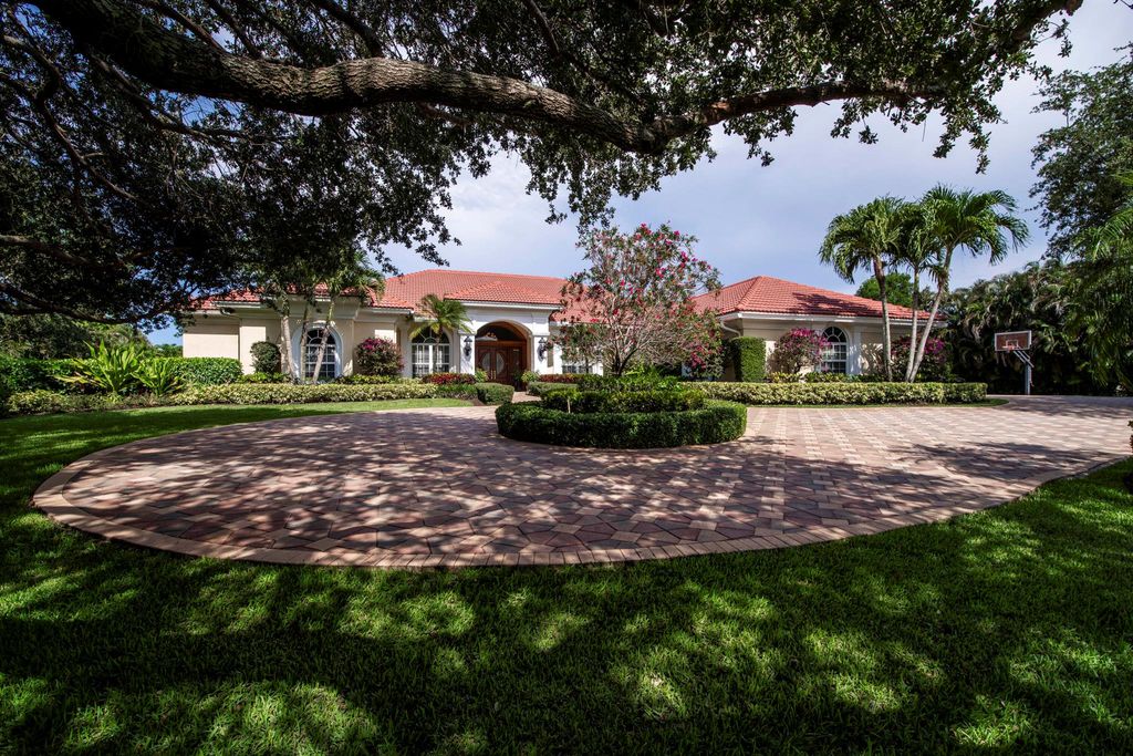 Photo of 7656 Steeplechase Drive, Palm Beach Gardens, FL 33418 (MLS # R11096478)