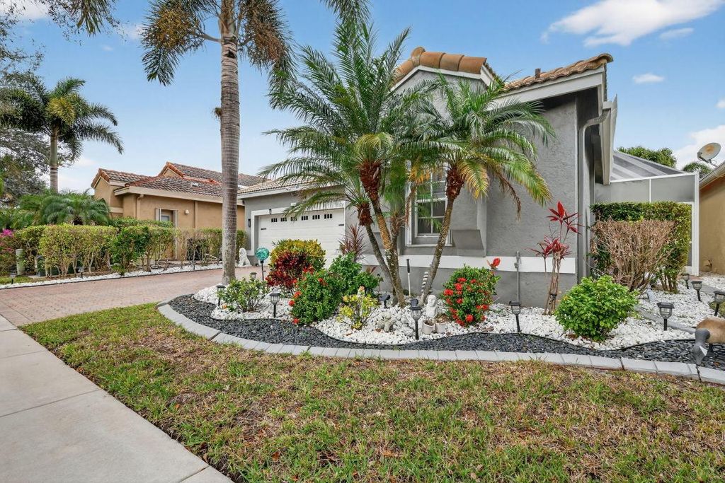 Photo of 10026 Diamond Lake Drive, Boynton Beach, FL 33437 (MLS # R11156531)