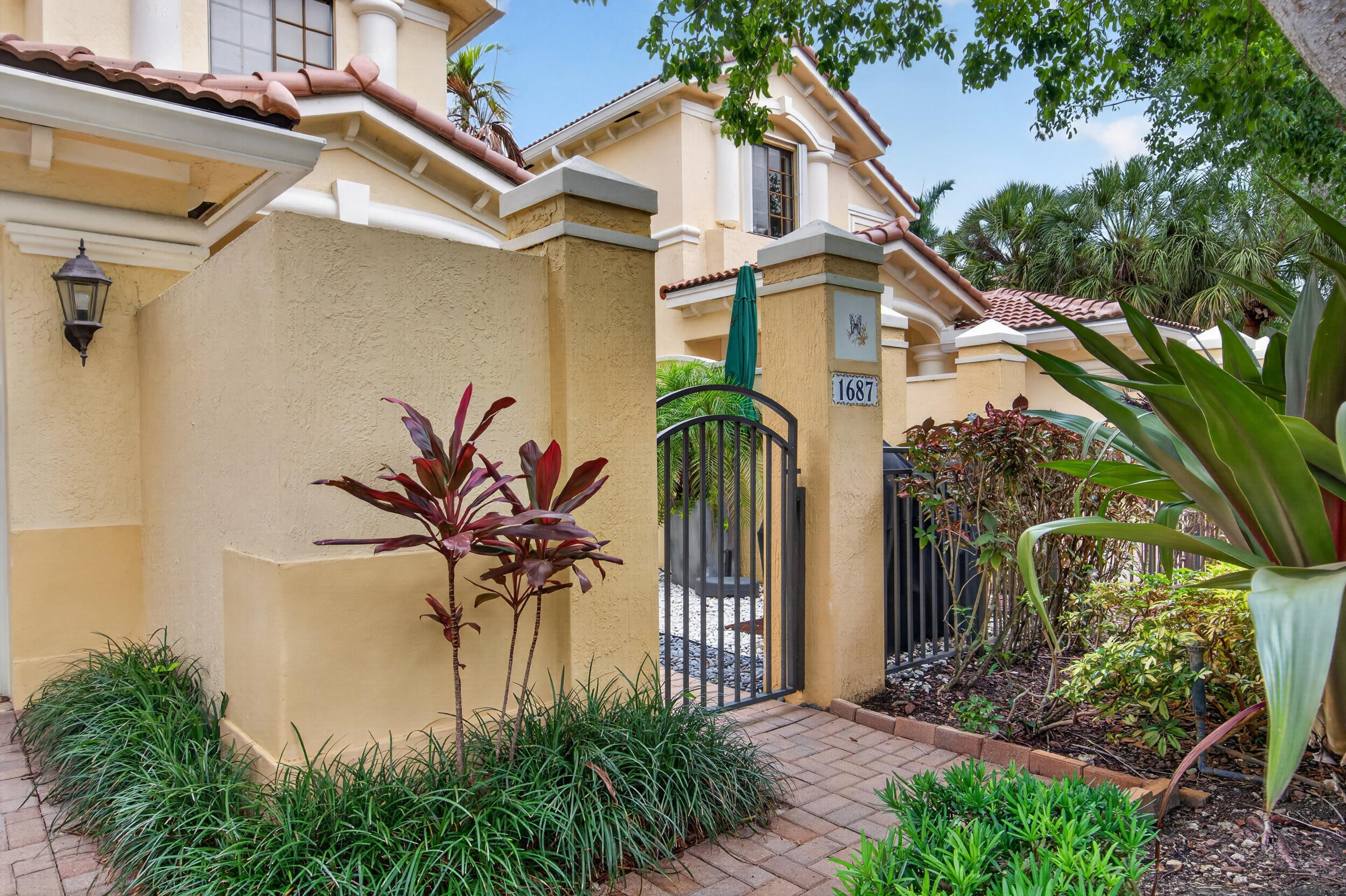 1687 Passion Vine Circle 1687, Weston FL 33326
