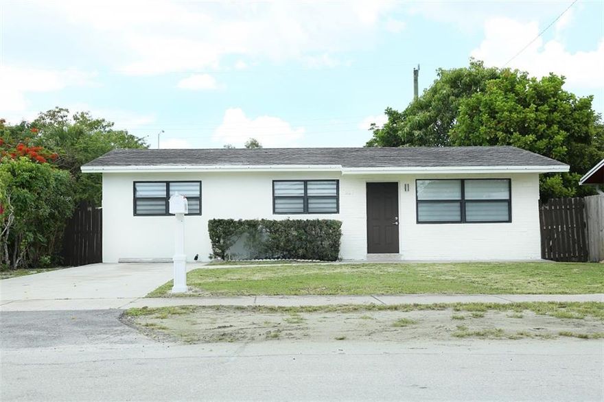 MOVE IN CONDITION. TOO MANY UPGRADES TO MENTION