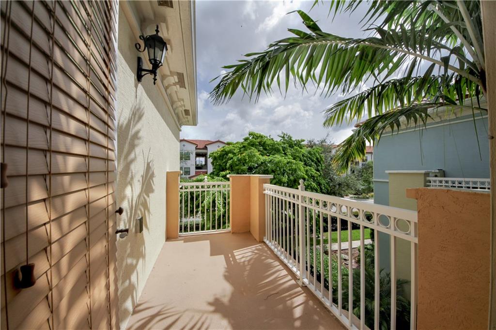 CASCADA ISLE - Residential