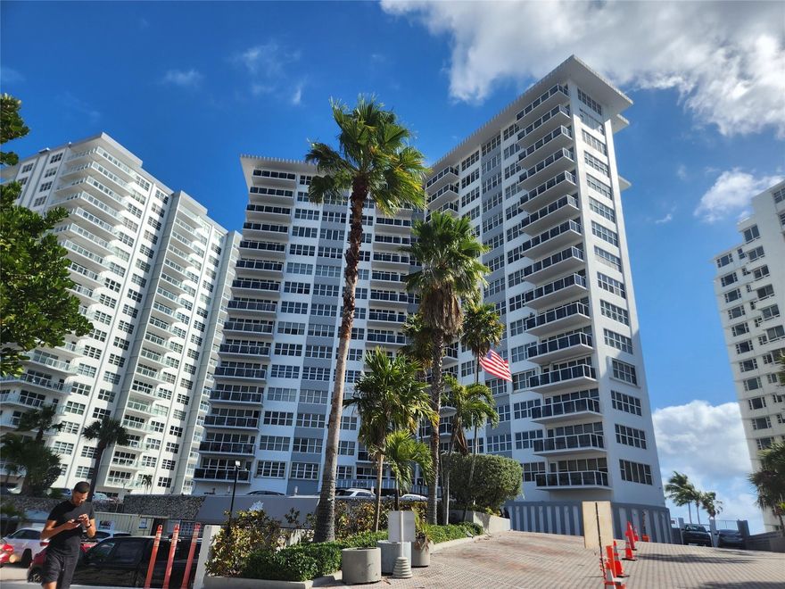 Rental -pending....Enjoy the ultimate Coastal lifestyle with this charming Oceanfront studio, featuring breathtaking east-facing ocean views, low HOA fees. New flooring, modern kitchen. No pending assessments.Landry facilities on each floor-Best Opportunity to Live on the Mile!!24 hours security and 5 star amenitiesFlexible parking $30 per month self park, $50 per month valet rental pending