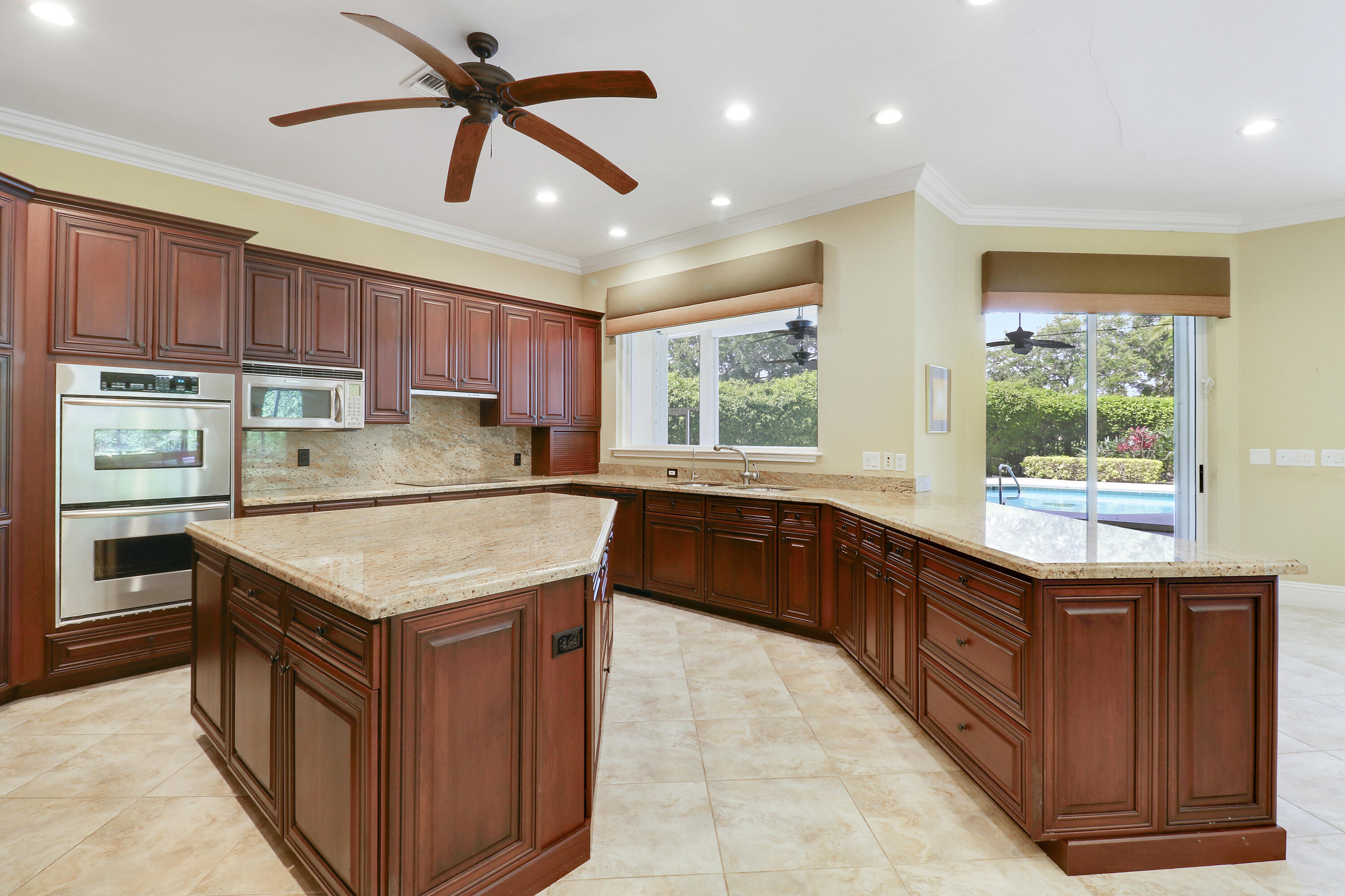 ADMIRALS COVE PAR C - Residential