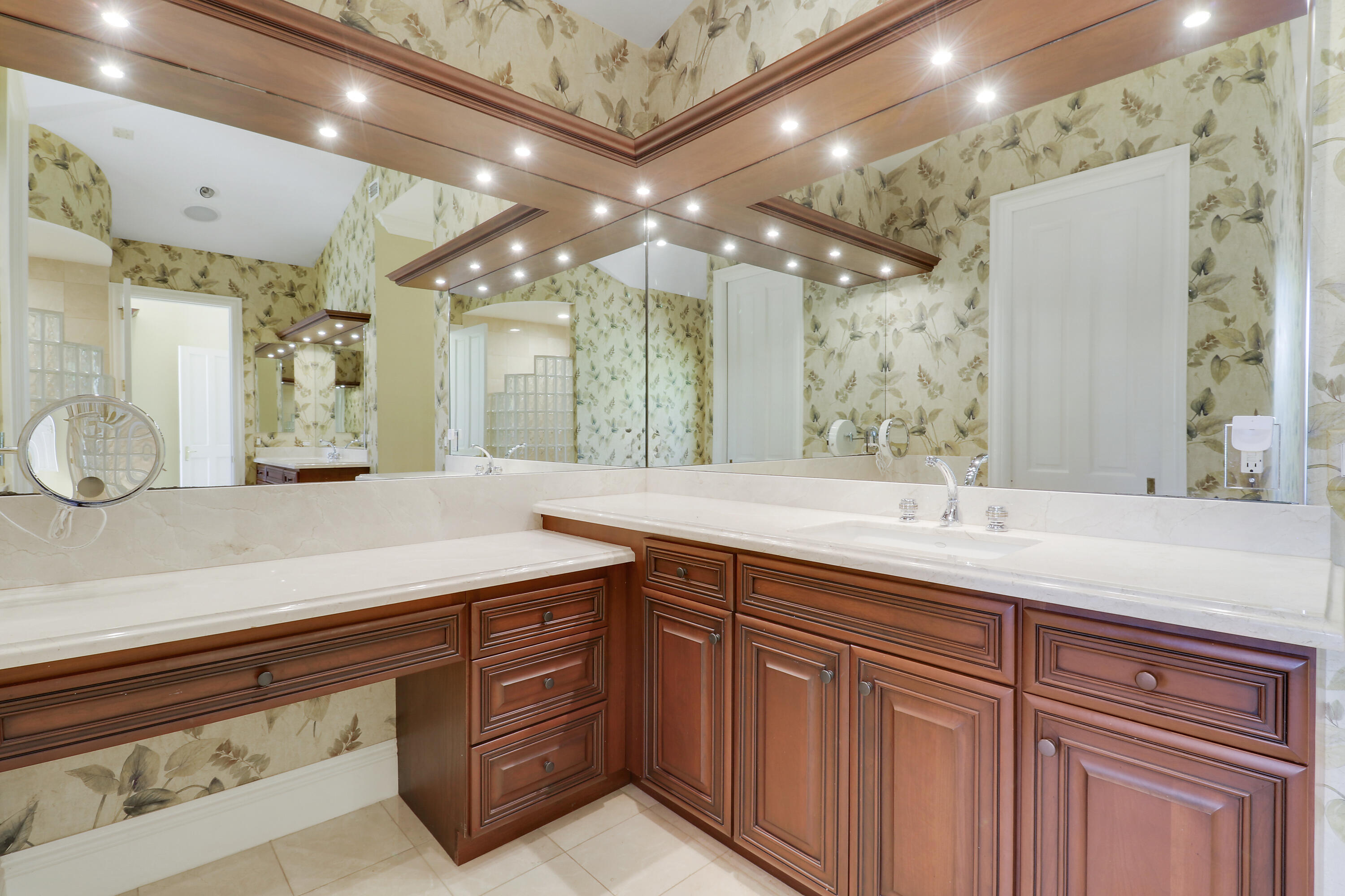 ADMIRALS COVE PAR C - Residential