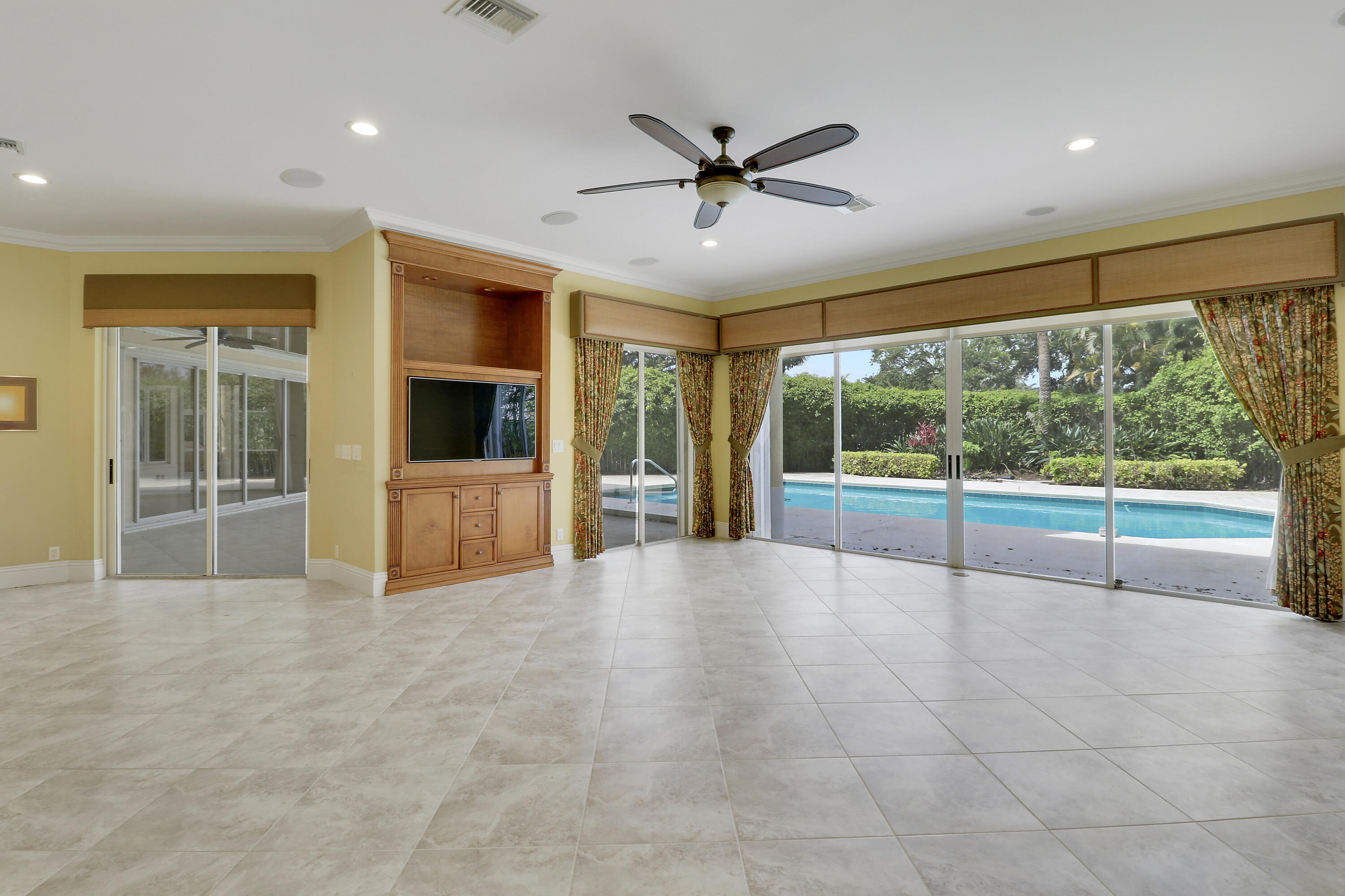 ADMIRALS COVE PAR C - Residential