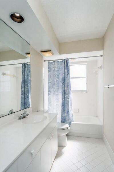 SIENA OAKS - Residential