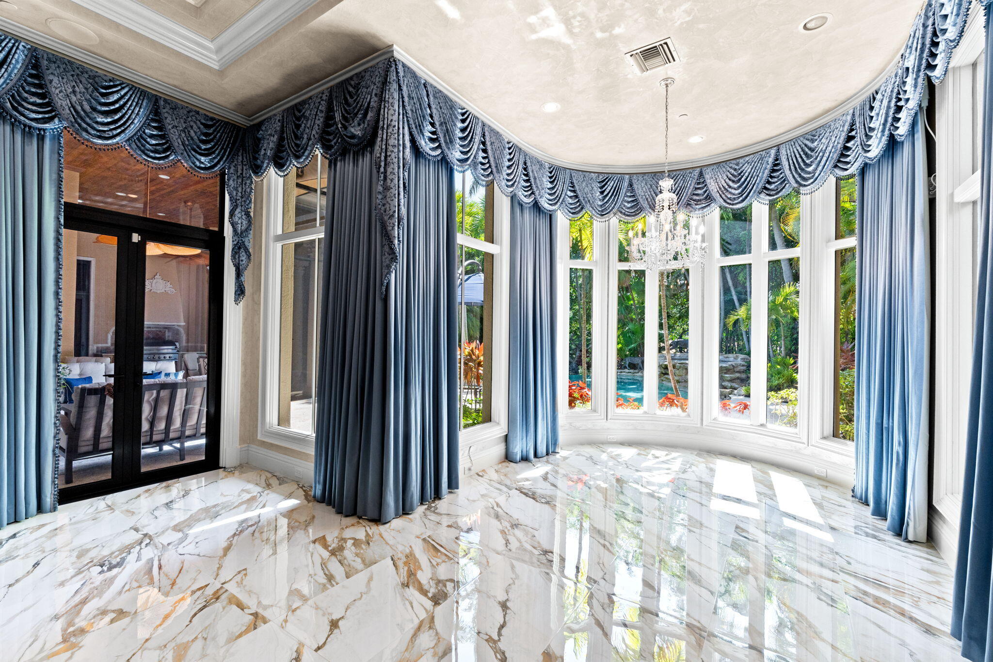 MIZNER LAKE ESTATES - Residential