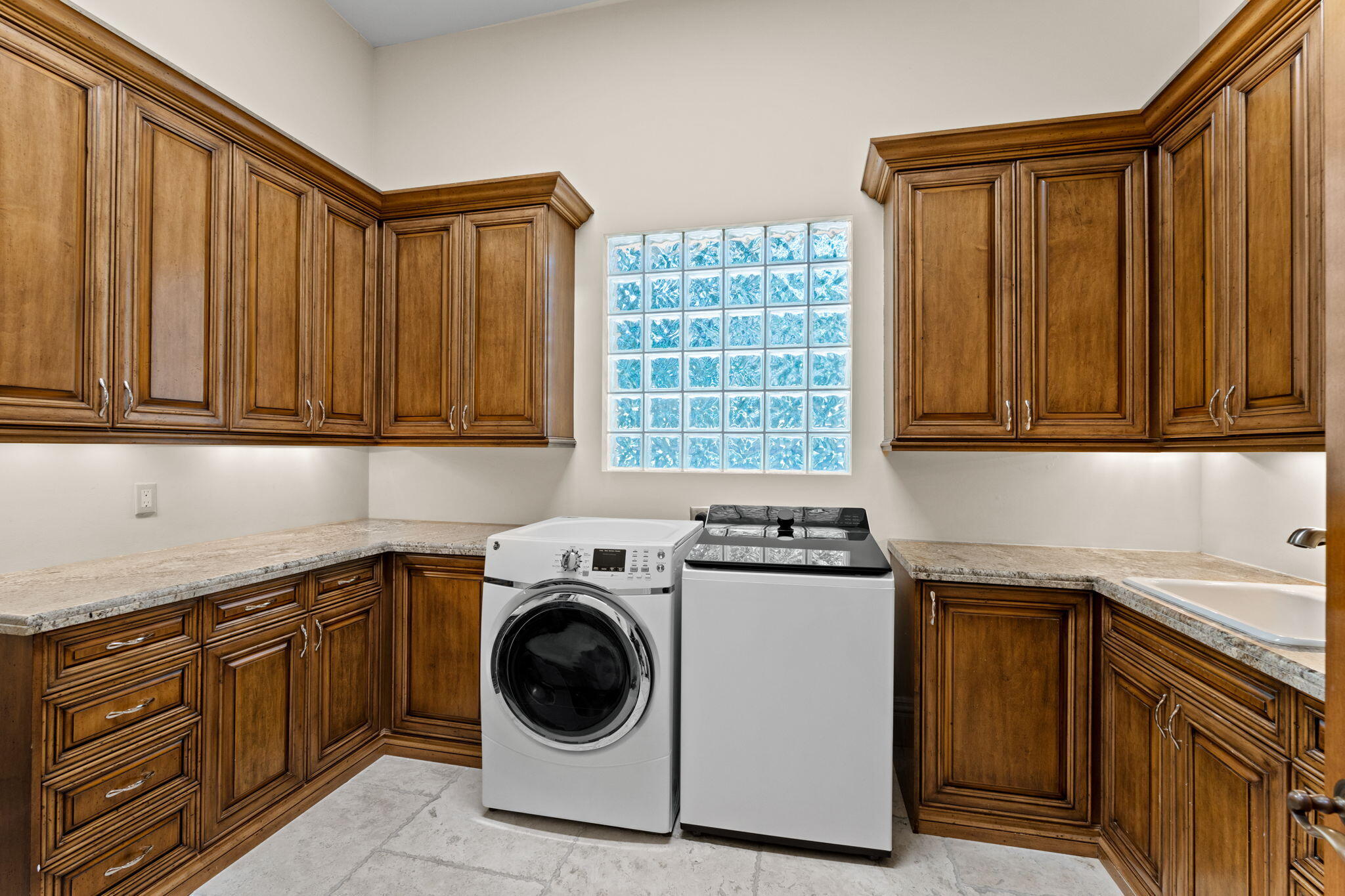 MIZNER LAKE ESTATES - Residential