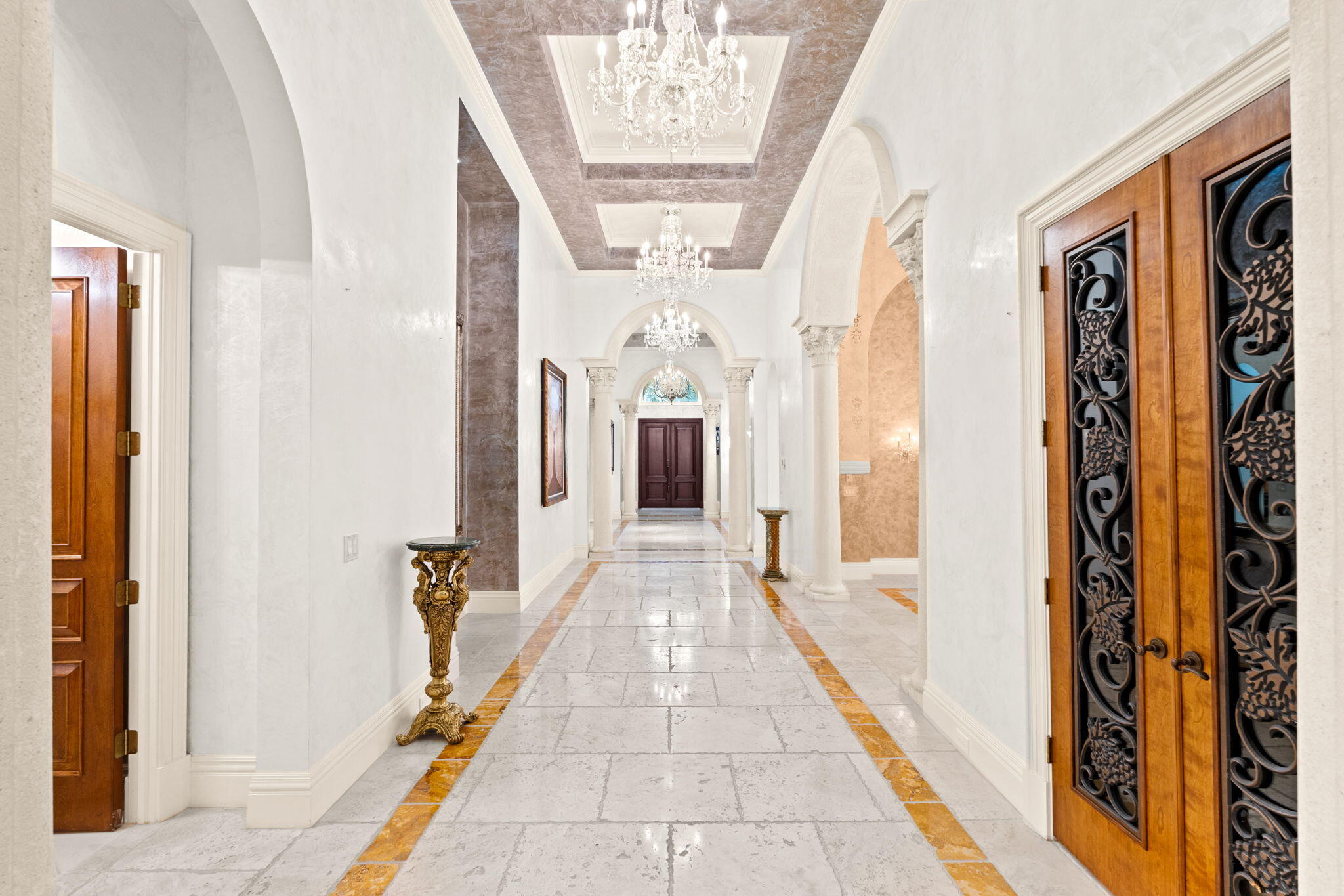 MIZNER LAKE ESTATES - Residential