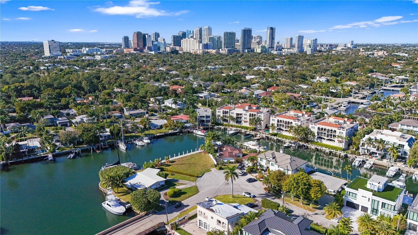 Lauderdale Harbors Sec A - Land