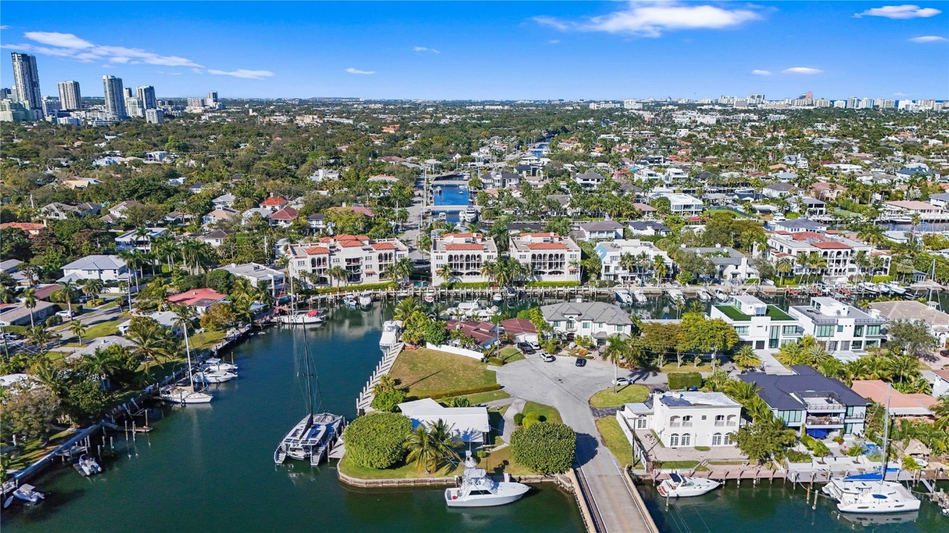 Lauderdale Harbors Sec A - Land