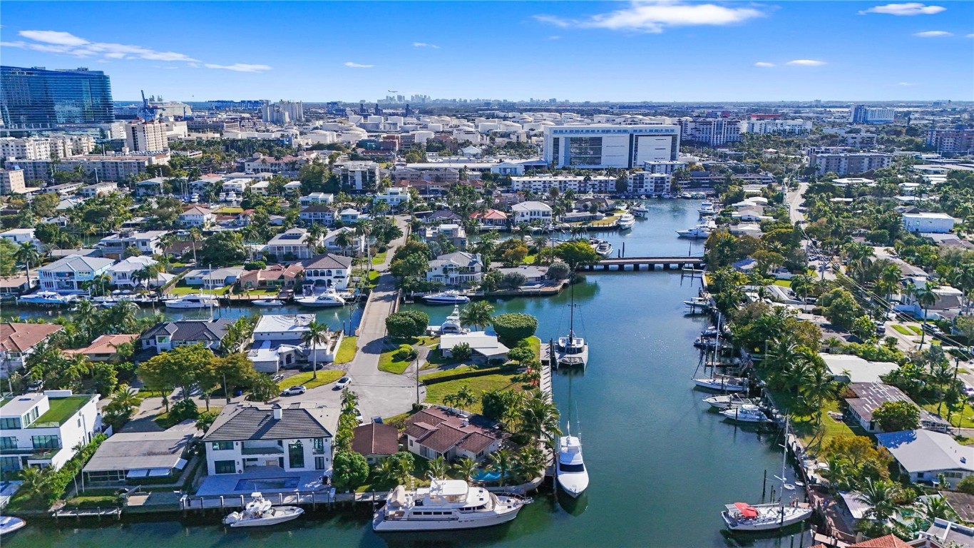 Lauderdale Harbors Sec A - Land