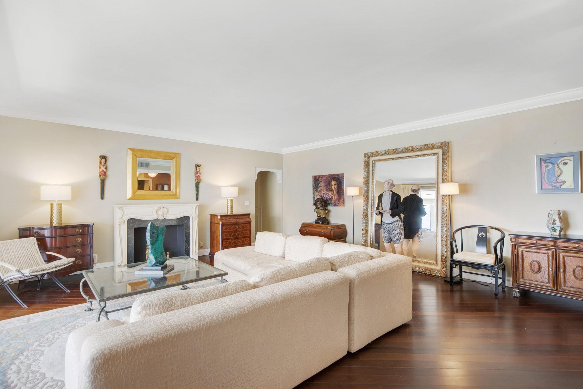 Venetian Condominium - Residential