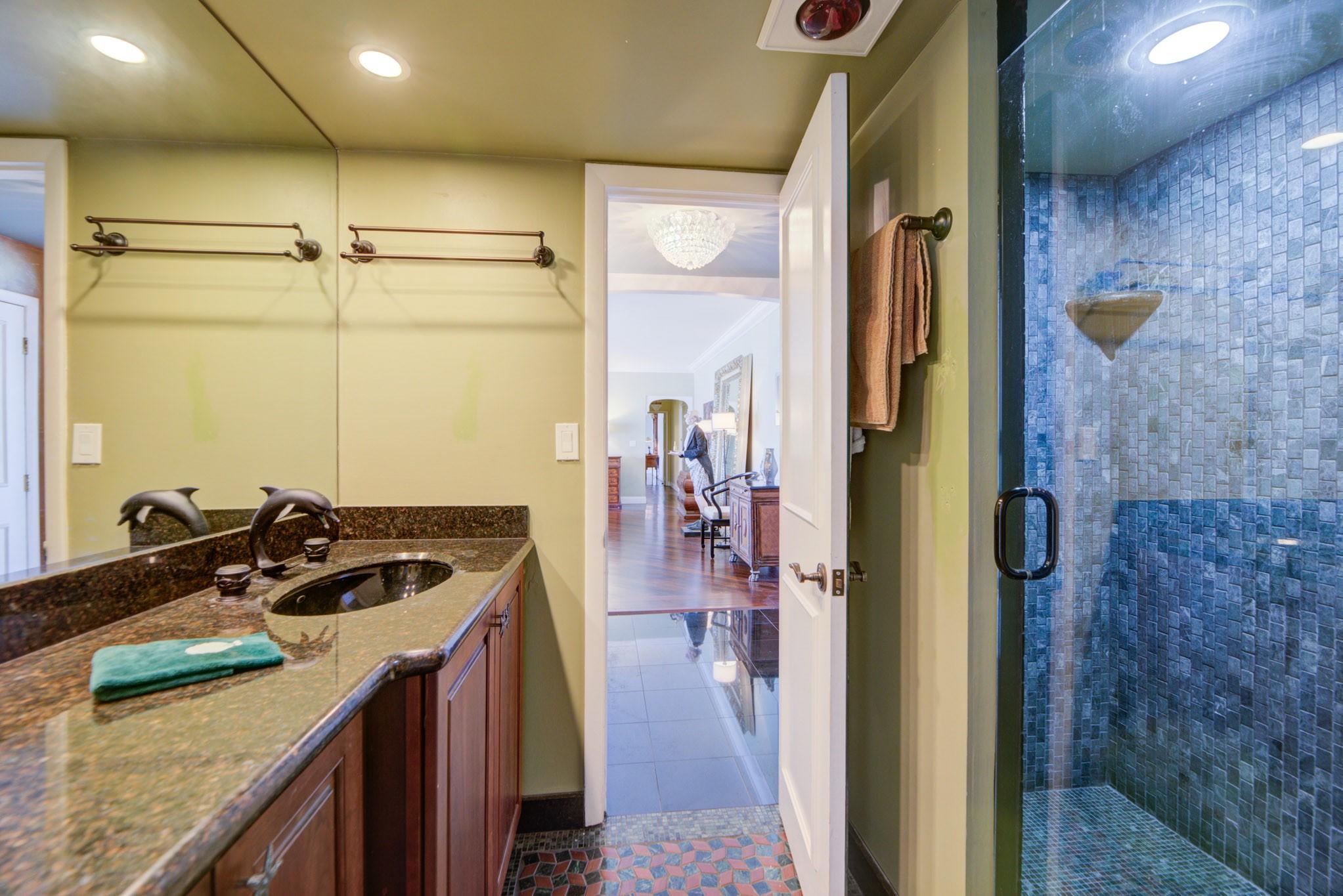 Venetian Condominium - Residential