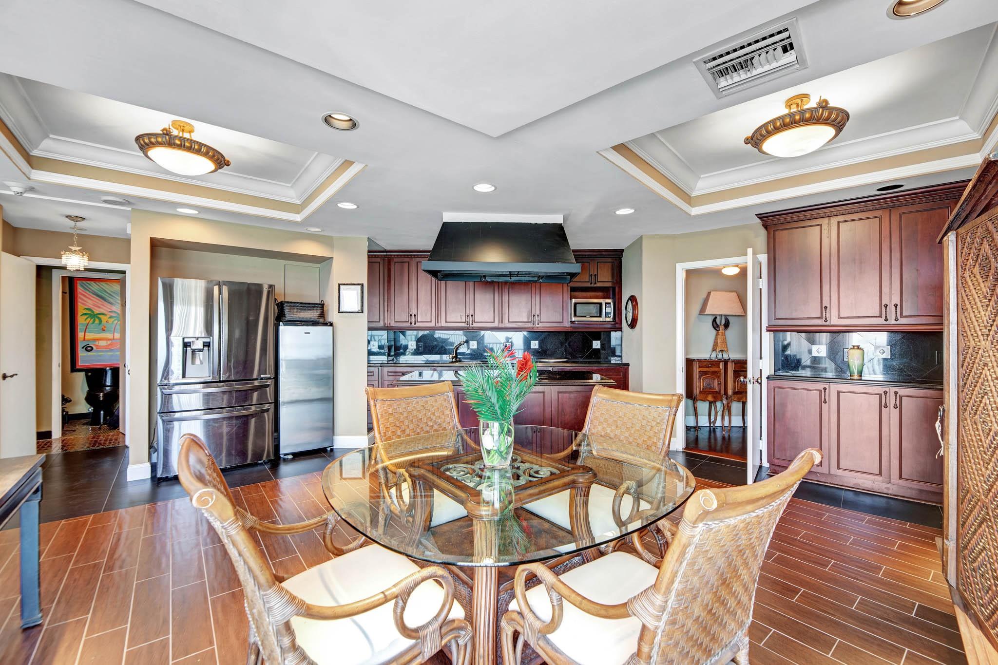 Venetian Condominium - Residential