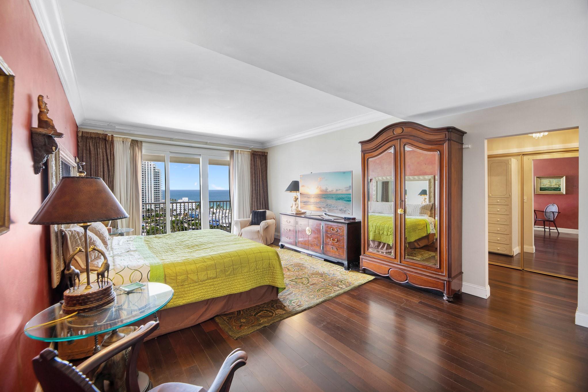 Venetian Condominium - Residential