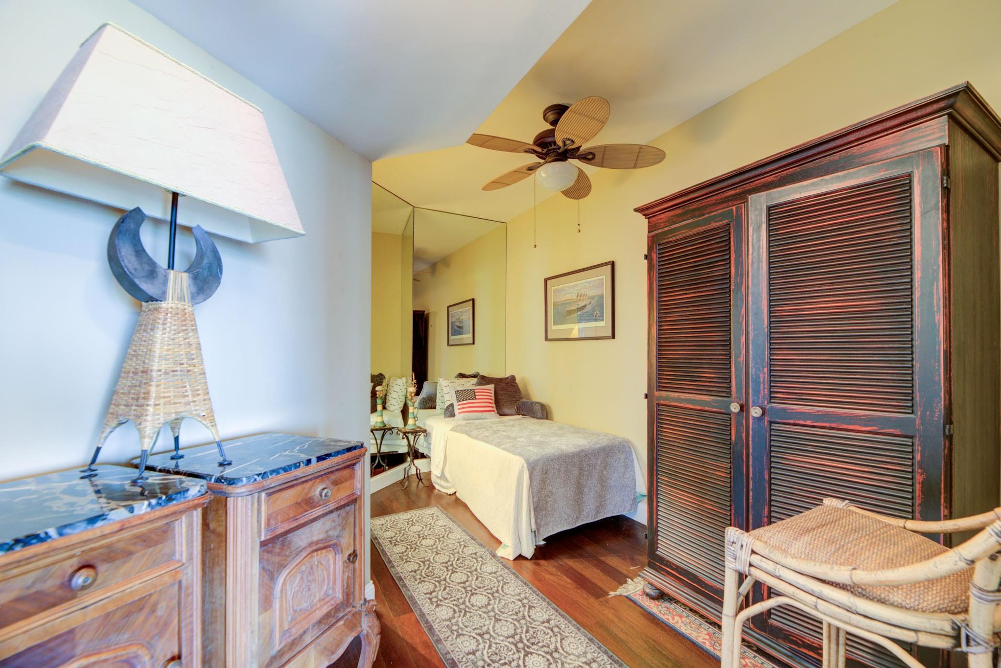 Venetian Condominium - Residential