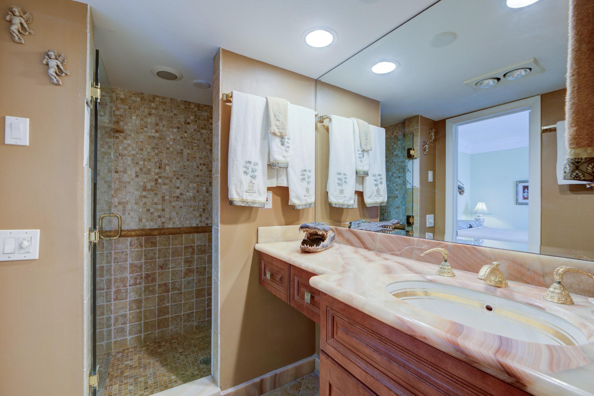 Venetian Condominium - Residential