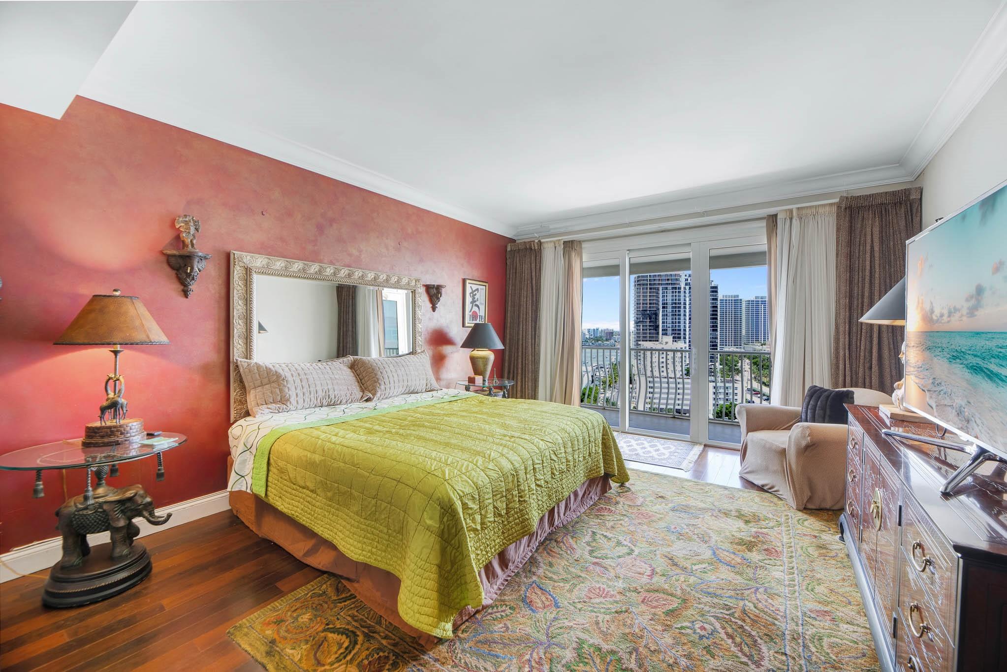 Venetian Condominium - Residential