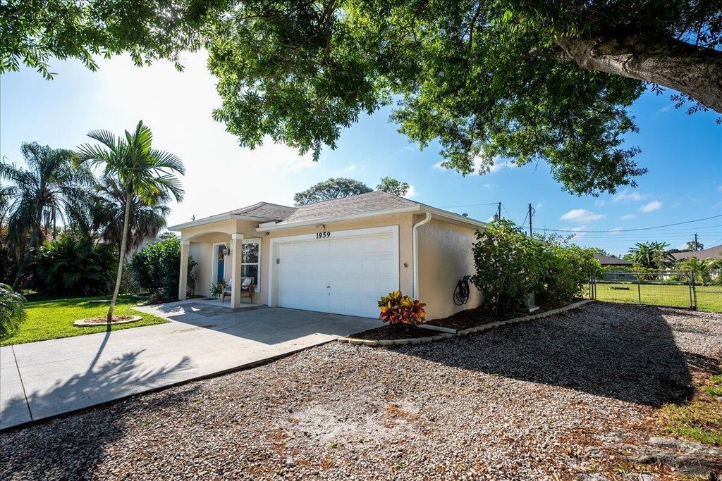 Photo of 1959 SE Dranson Circle, Port Saint Lucie, FL 34952 (MLS # R10971908)