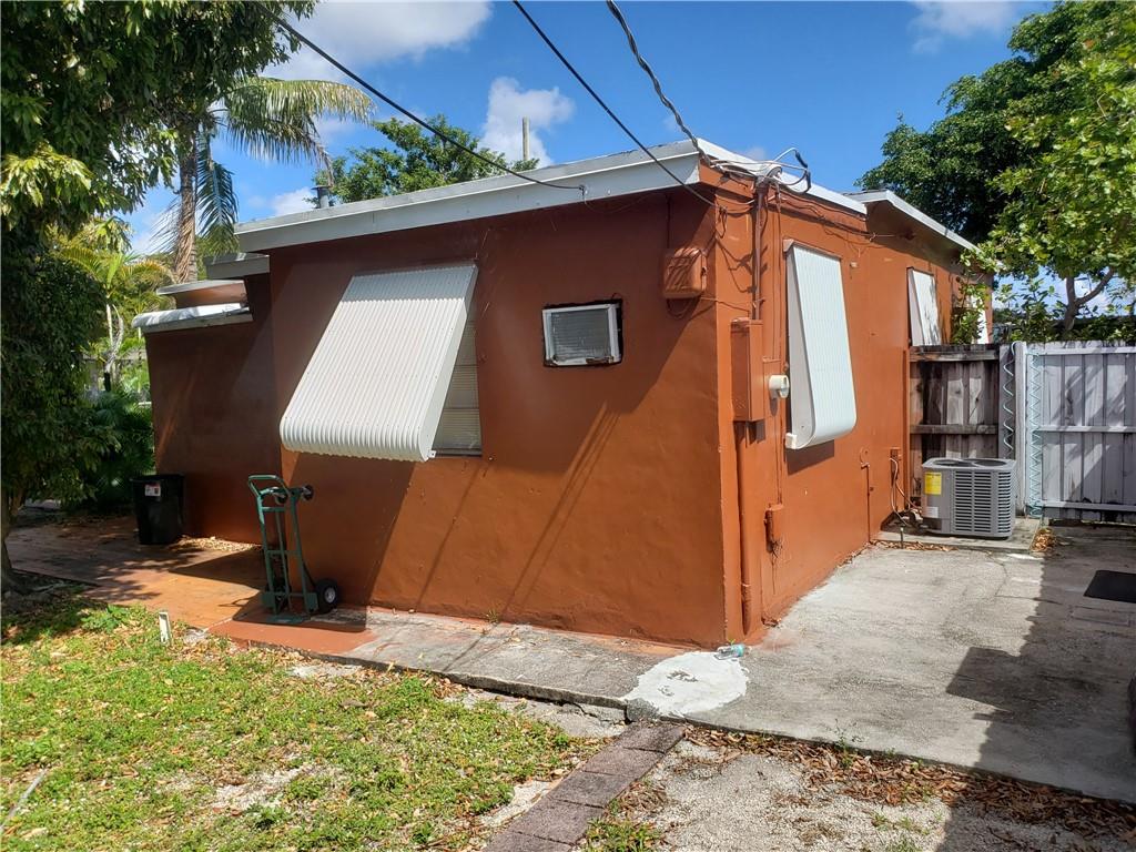 Photo 2 of 22 of 11970 NW 10th Ave house