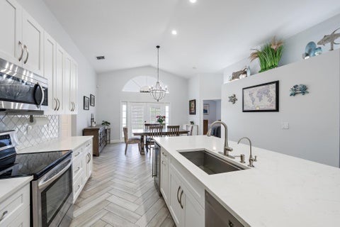 Tiny photo for 1875 Oak Berry Circle, Wellington, FL 33414 (MLS # B26047166)