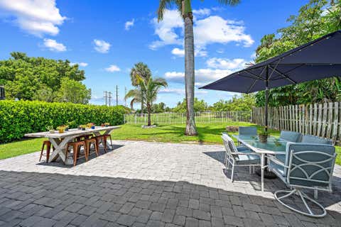 Tiny photo for 1875 Oak Berry Circle, Wellington, FL 33414 (MLS # B26047166)