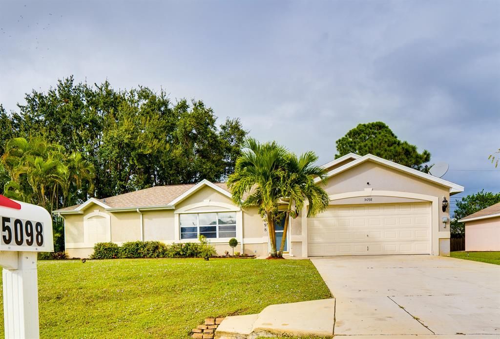 Photo of 5098 NW Fitzgerald Avenue Ave, Port St Lucie, FL 34983 (MLS # R10758496)