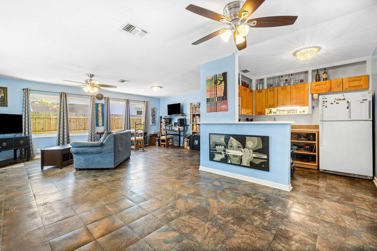 1405 N J Terrace