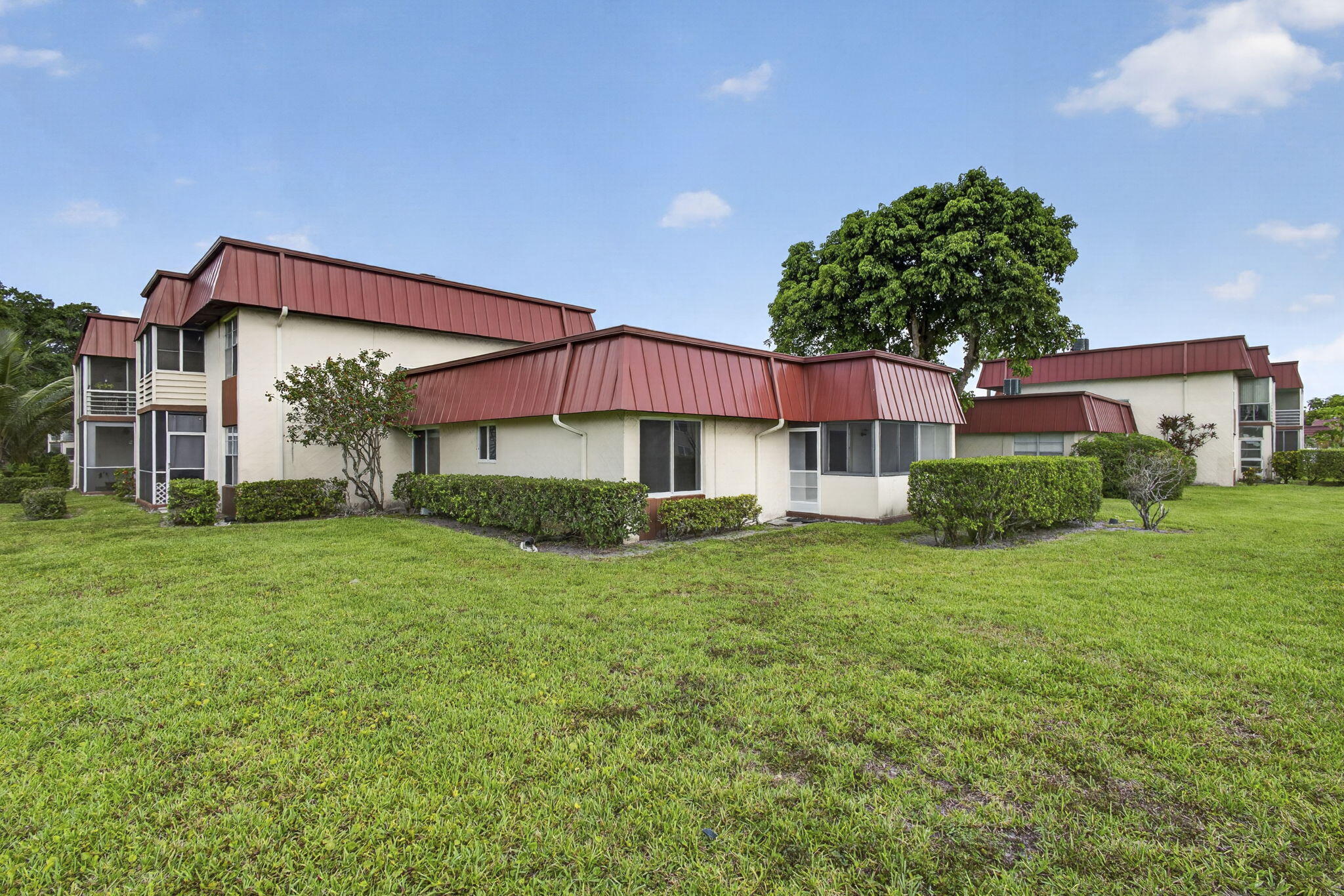 Properties 12020 W GREENWAY Drive 101