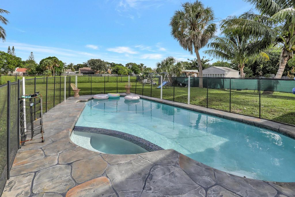 Photo of 6113 SW 1st Street, Margate, FL 33068 (MLS # R10927348)