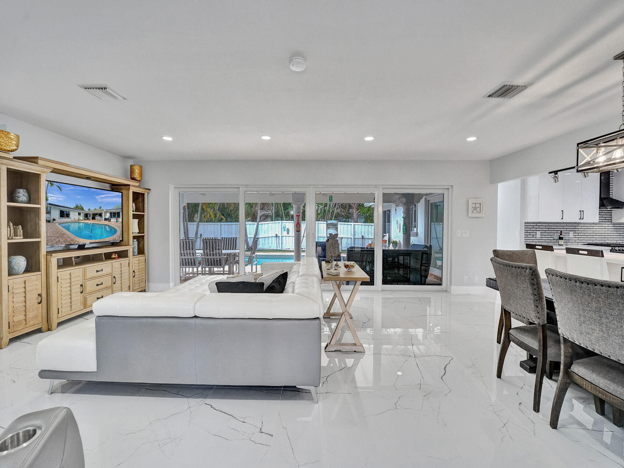 HILLSBORO SHORES SEC - Residential