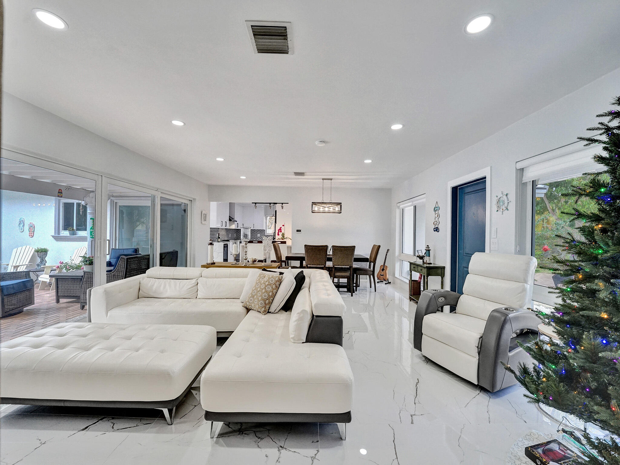 HILLSBORO SHORES SEC - Residential