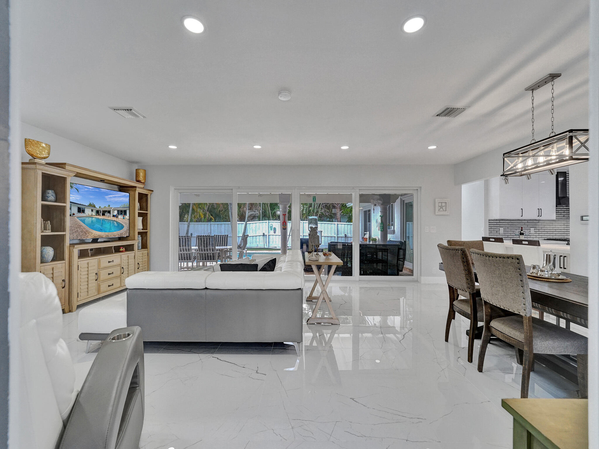 HILLSBORO SHORES SEC - Residential