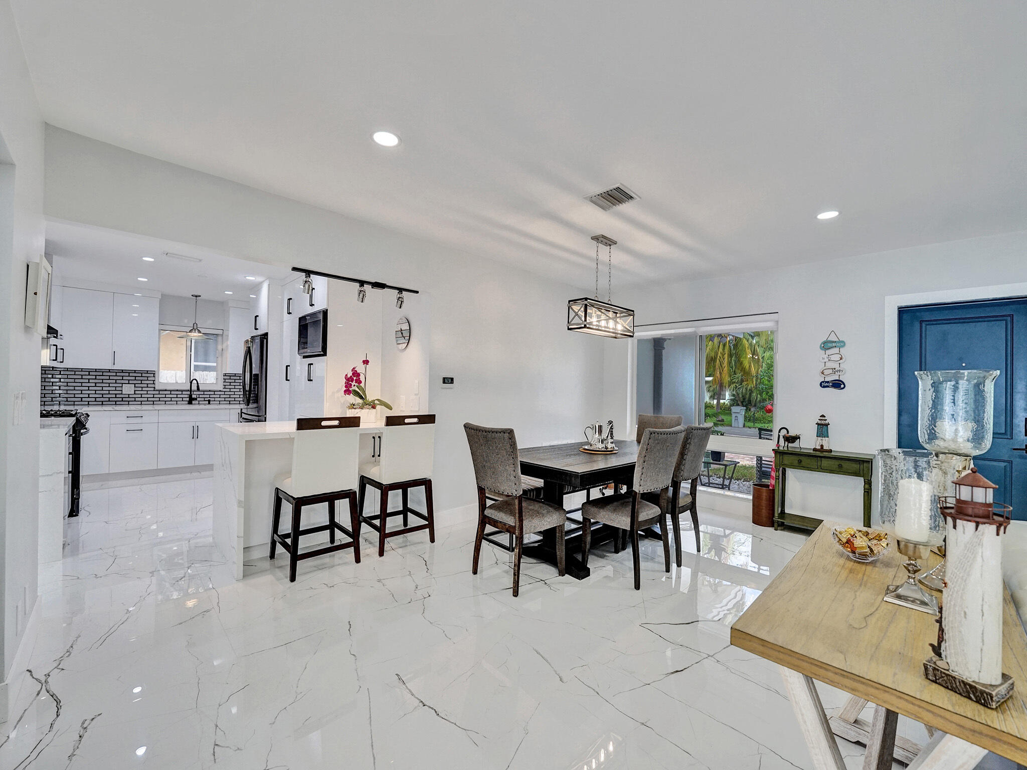 HILLSBORO SHORES SEC - Residential