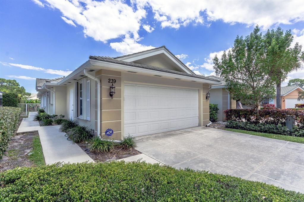 Photo of 239 Brier Circle, Jupiter, FL 33458 (MLS # R10821432)