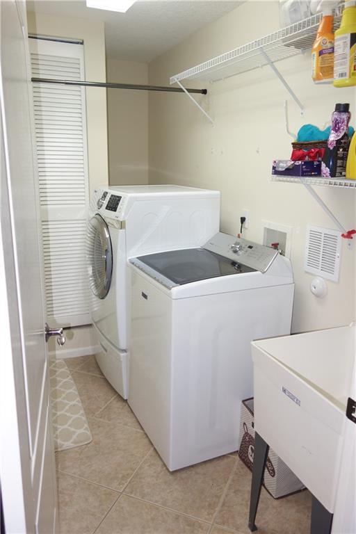 Thoroughbred Lake Estates - Residential