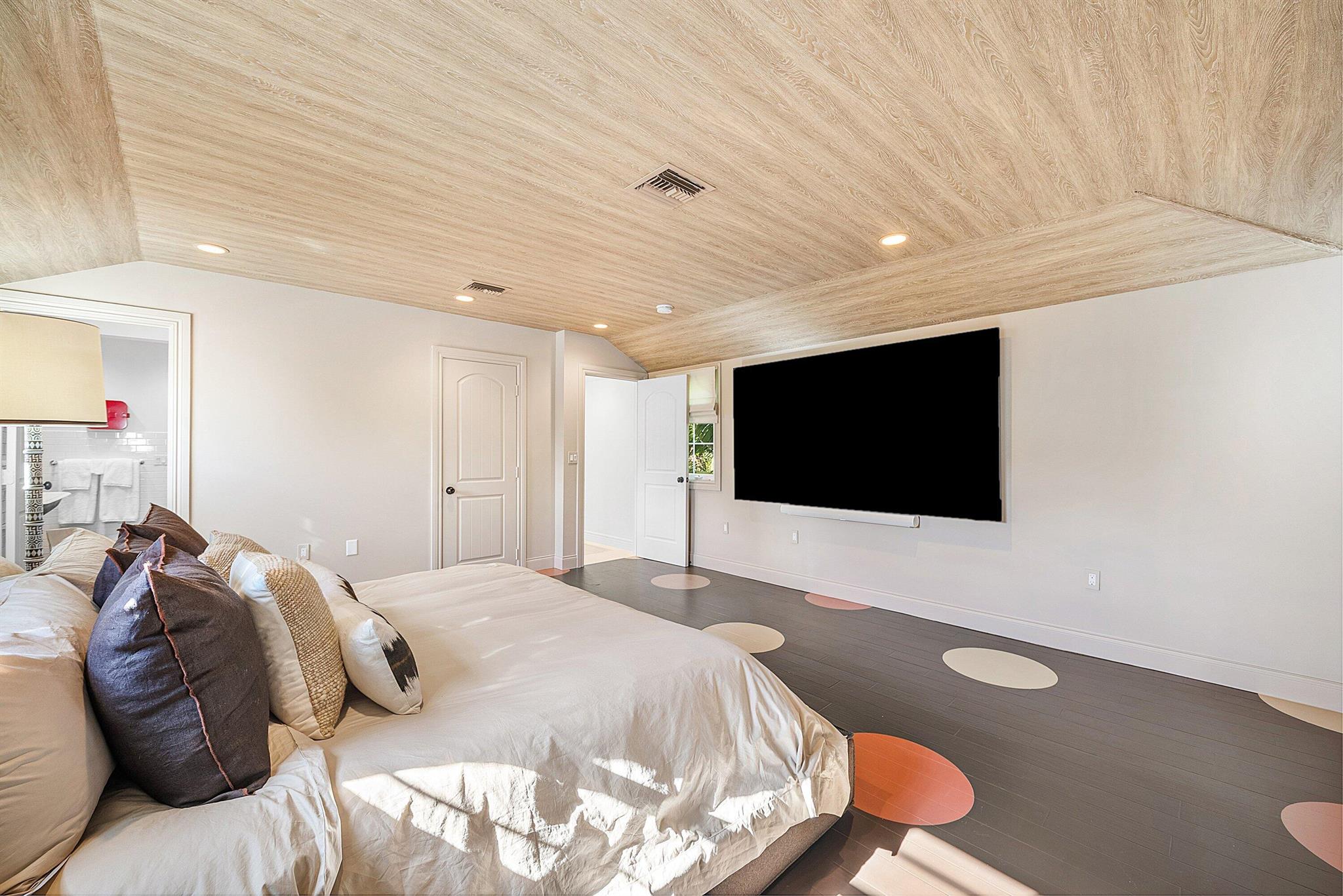 GULFSTREAM PROPERTIES - Residential