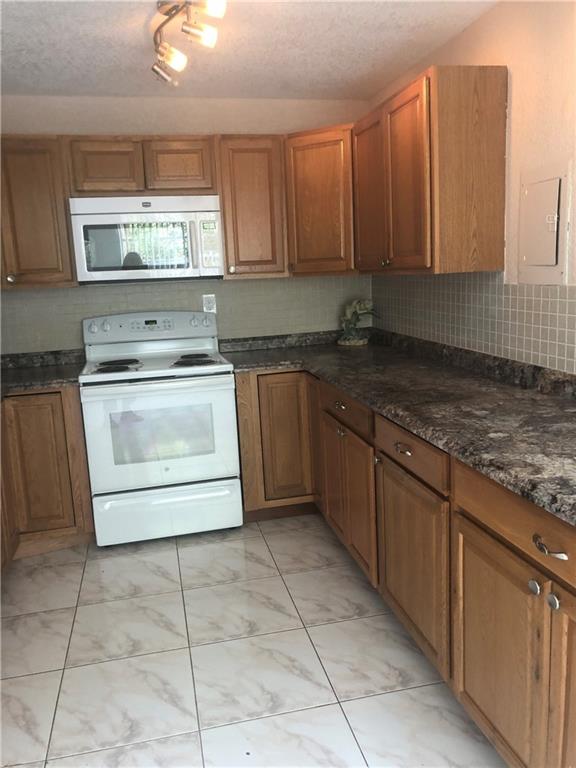 Kings Point Burgundy A-Q - Residential Lease