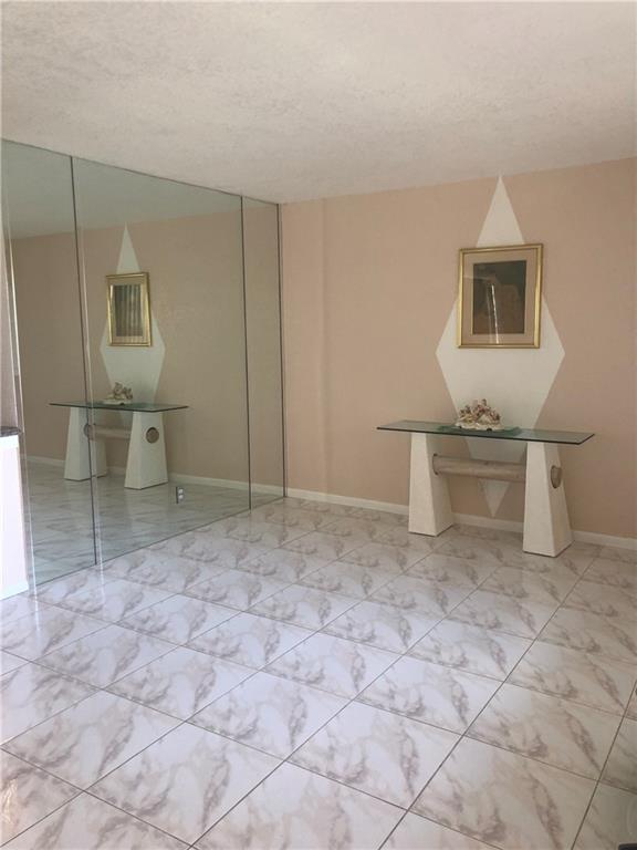 Kings Point Burgundy A-Q - Residential Lease