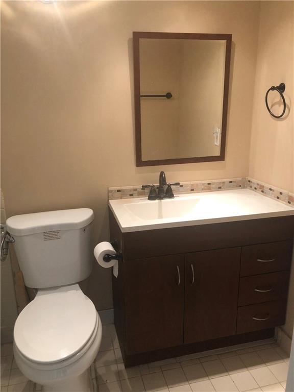 Kings Point Burgundy A-Q - Residential Lease